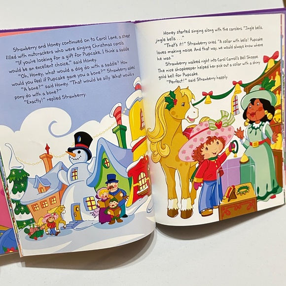 Vintage 2003 Strawberry Shortcake's Berry Merry Christmas Book with Hard Cover - Picture 12 of 15